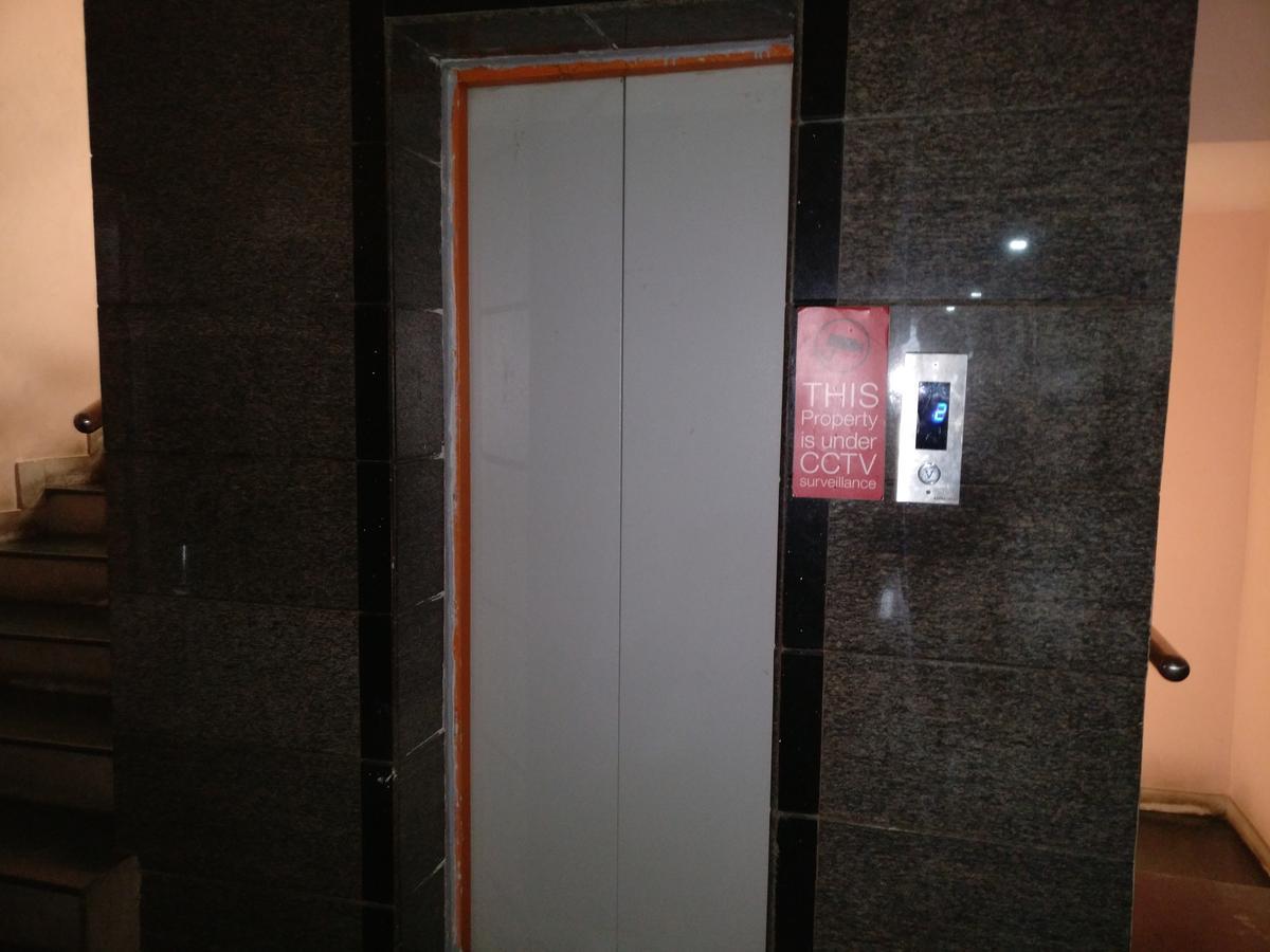 Hotel Skyland Bangalore Bagian luar foto